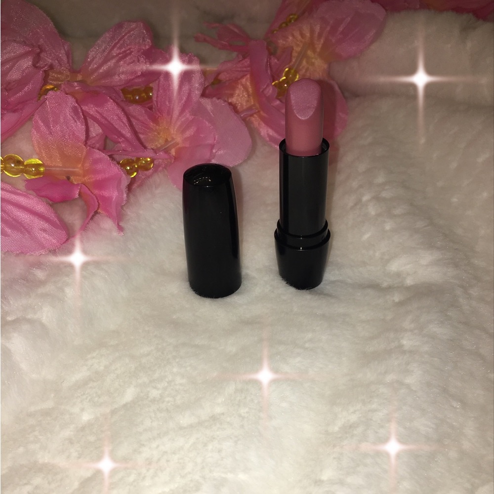 💄💅Lancome LOVE IT (Cream) Lipstick 💄💅